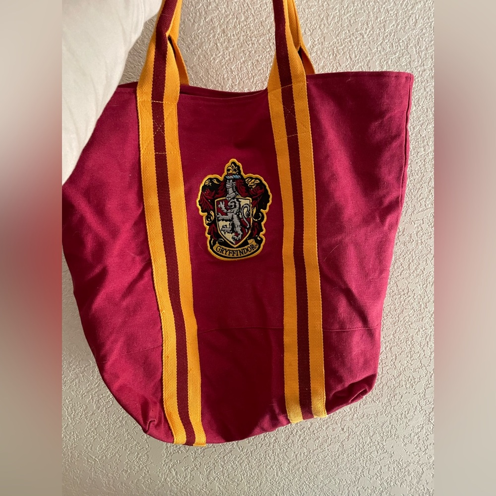 Universal Studios Gryffindor Bag - image 1